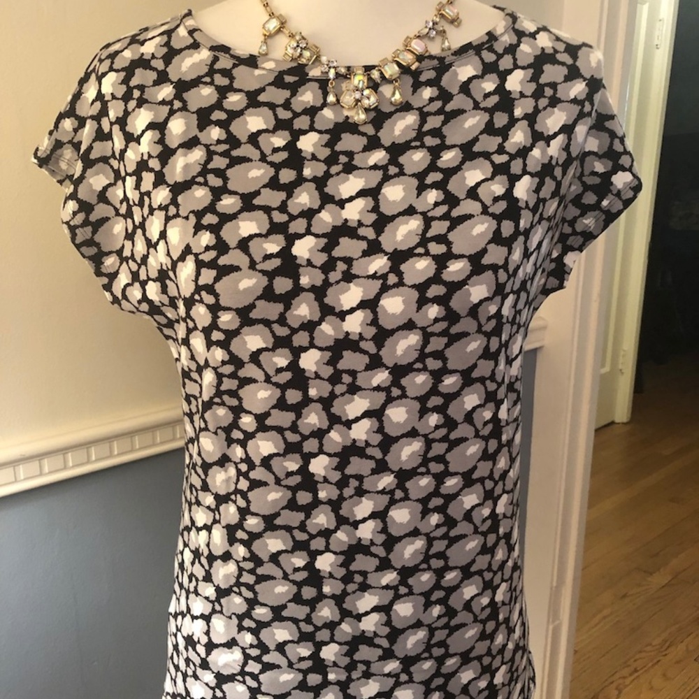 EUC - Women's Talbots Black & White Top size M